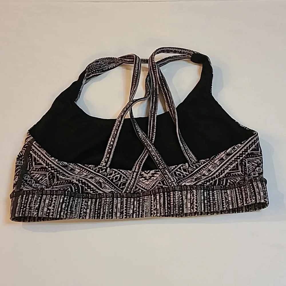 #323 LULULEMON Sports Bra size 6 T1027